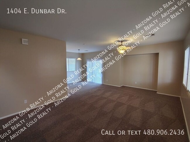 Building Photo - 1404 E Dunbar Dr
