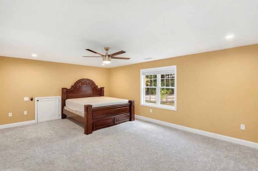 Building Photo - 22 Beacon St