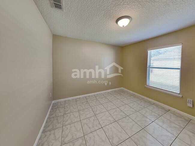 Building Photo - 9422 Daniels Mill Dr