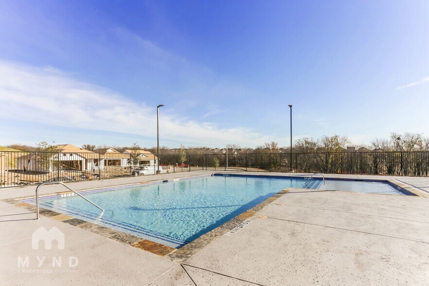 Building Photo - 2728 Ctr Crk Ln