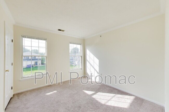 Building Photo - 605 Himes Ave