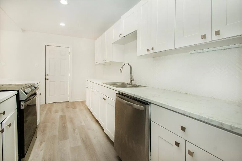 Building Photo - 3057 Dothan Ln