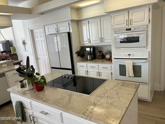 Building Photo - 631 Amberjack Dr