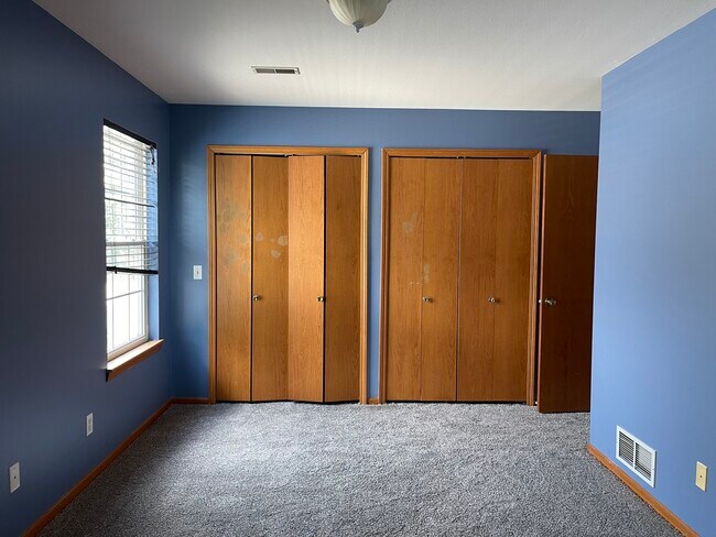 Building Photo - 715 Erin Dr