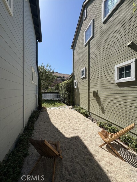 Building Photo - 9 Ivy Gate Ln