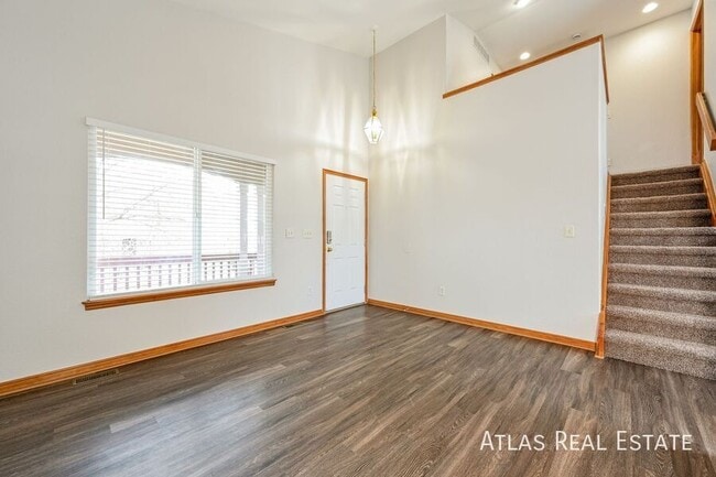 Building Photo - 1233 S Alton Ct
