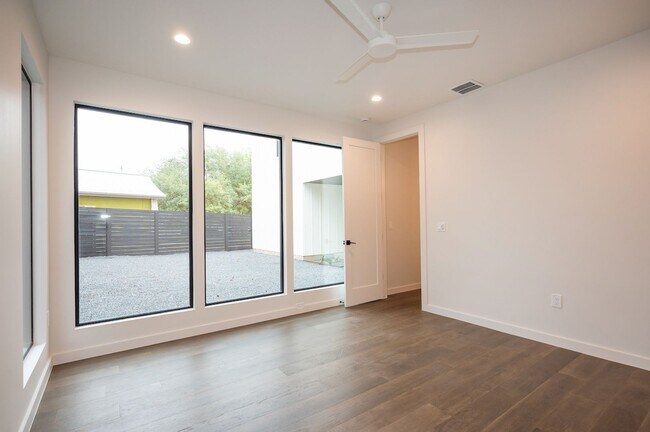 Building Photo - Modern, Updated, South Austin Two Story