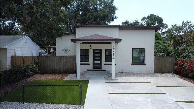 Building Photo - 2714 36th Ave N