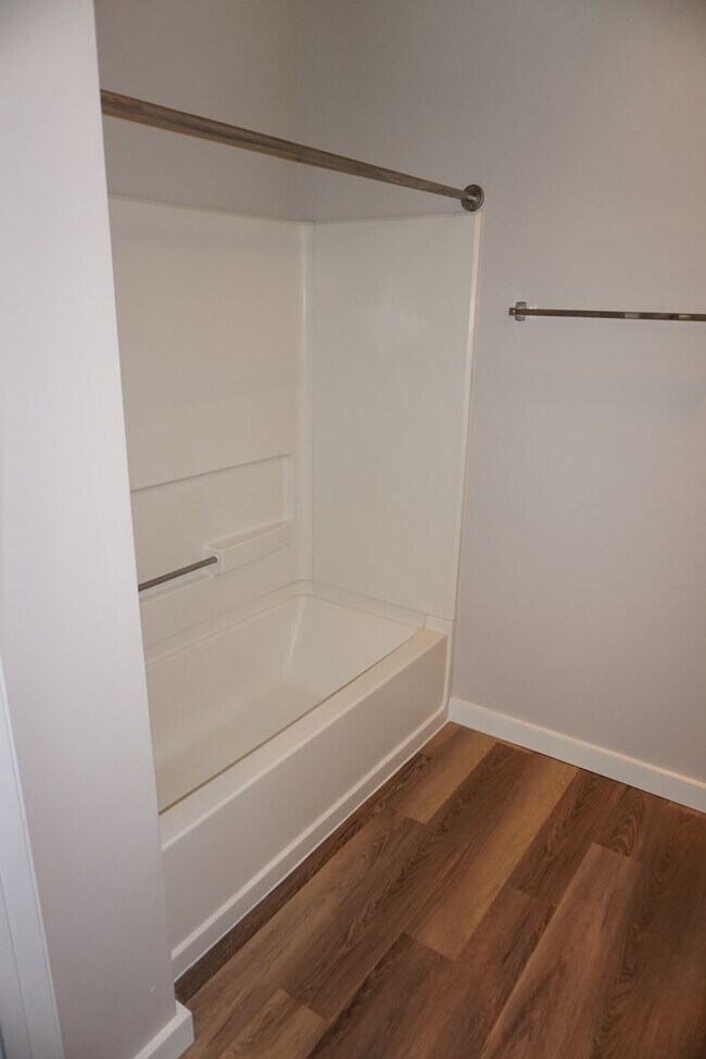 Building Photo - 701 Columbia St