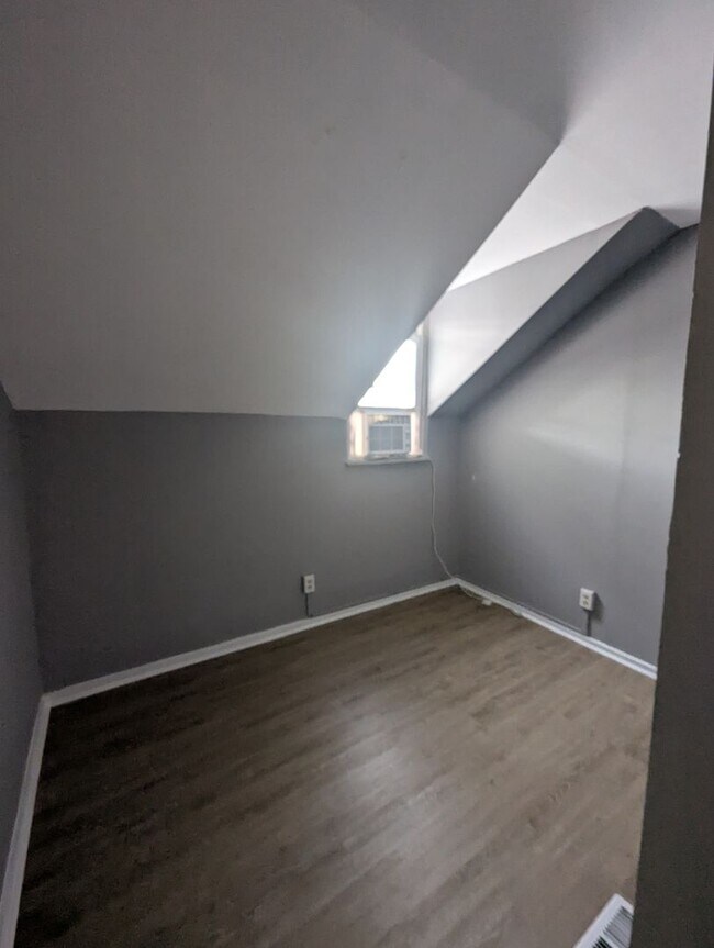 Building Photo - Pretty on Pennsylvania - 3 Bedroom, 1.5 Ba...