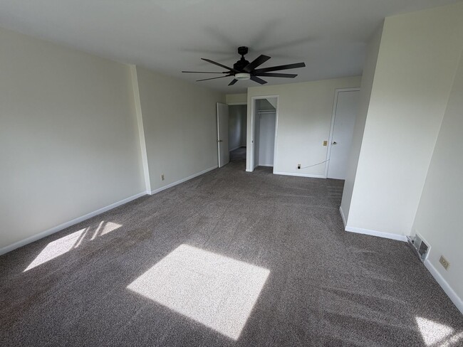 Building Photo - 6281 5000 N