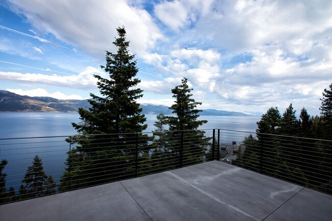 Building Photo - Architectural gem