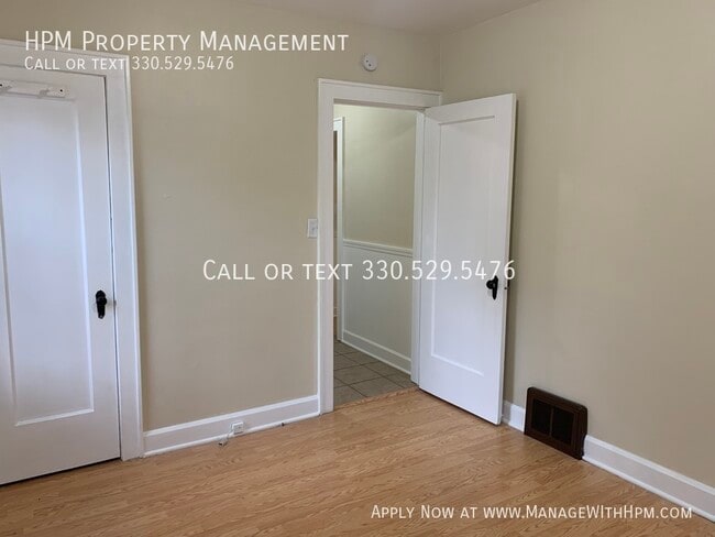 Building Photo - 2306 24th St NE