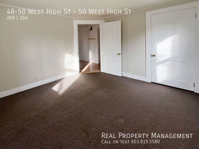 Building Photo - Pet-Friendly 2BD Apartment with Sunroom an...