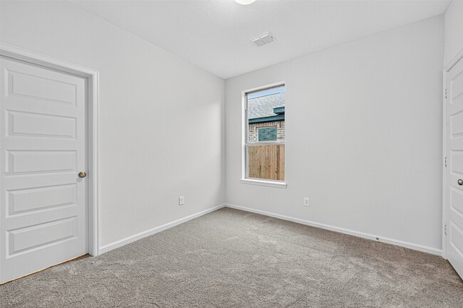 Building Photo - 5019 Bowen Pr Dr