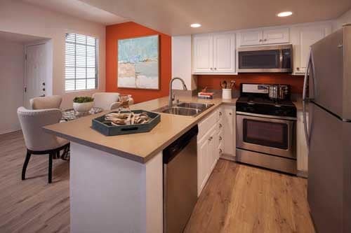 Building Photo - Aliso Town Center Apartment Homes