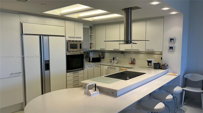 Building Photo - 201 Crandon Blvd