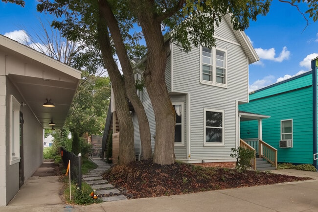 Primary Photo - 609 Frankfort Ave