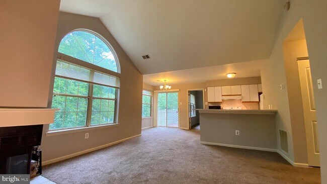 Building Photo - 1010 Foxmeadow Dr