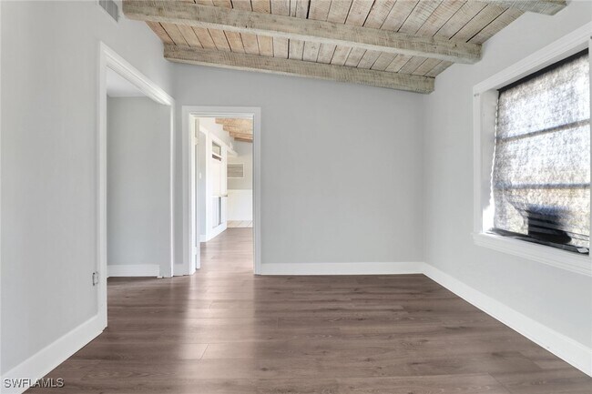 Building Photo - 156 4th St