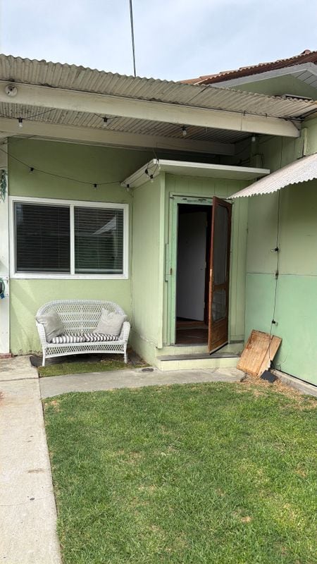 Building Photo - 9615 Walnut