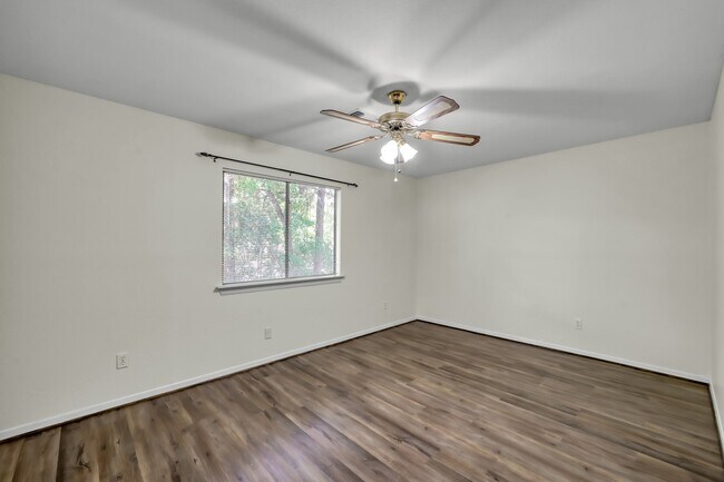 Building Photo - 26 Willowwood Cir