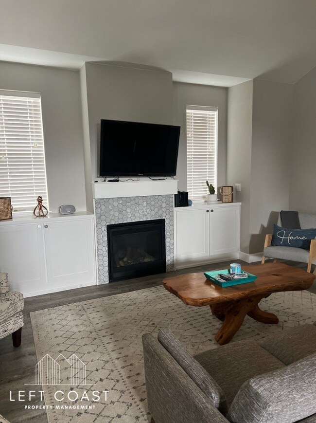 Building Photo - 4154 SE Inlet Ave