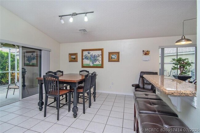 Building Photo - 4297 Pine Ridge Ct