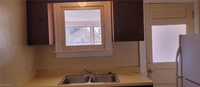 Building Photo - 956 Grant Ave