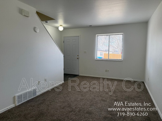 Building Photo - 1405 E 19th St