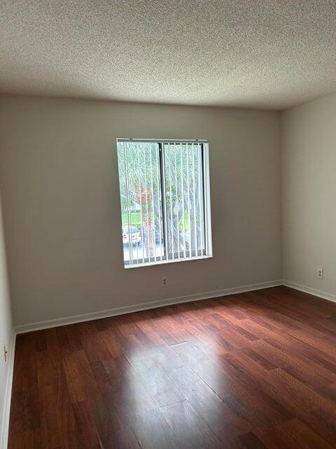 Building Photo - 1003 Green Pine Blvd