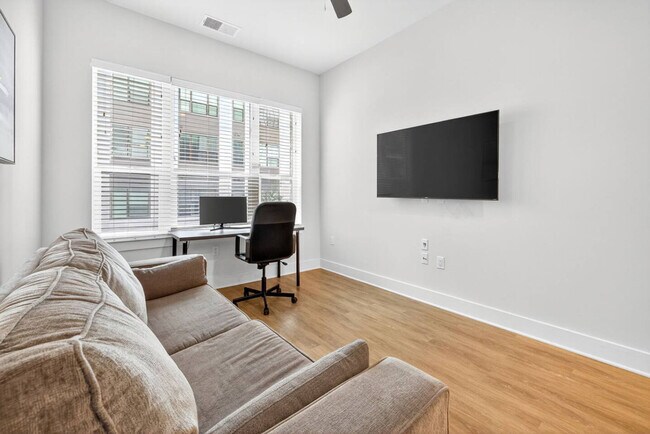 Primary Photo - 1001 N Himes Ave