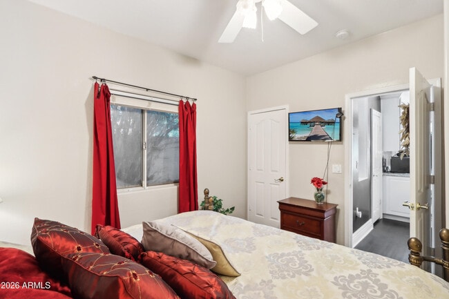 Building Photo - 2201 E Tahitian Way
