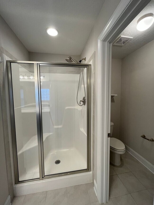 Building Photo - Welcome to Stateside!