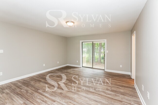 Building Photo - Discover Spacious Comfort & Fun