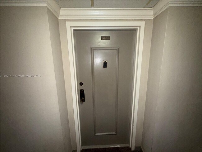 Primary Photo - 1470 NE 123rd St
