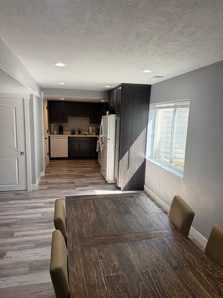 Building Photo - 2937 Hibler Dr
