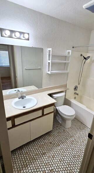 Building Photo - 11305 Avenida de los Lobos