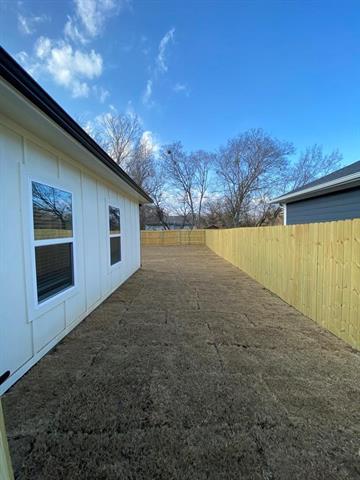 Building Photo - 106 W 17th Ave