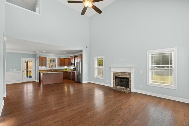 Building Photo - Minutes to the Beach! Conveniently located in Holly Ridge.