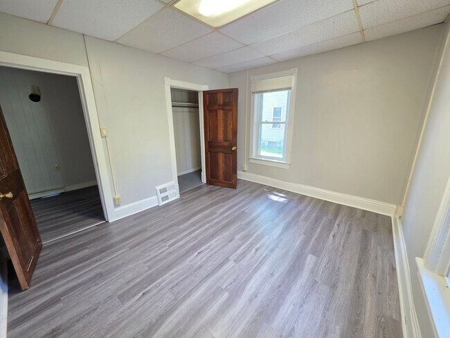 Building Photo - 160 13th Ave S