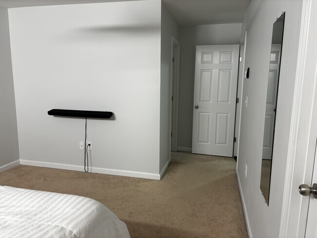 Building Photo - 5600 Moresby Ct