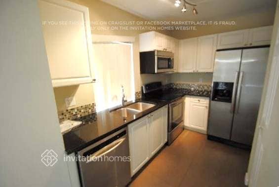 Building Photo - 175 SE 2nd Ct