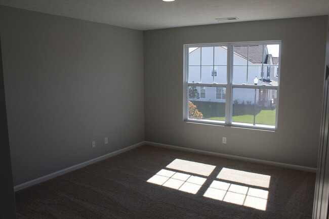 Building Photo - Available Now! Beautiful 4 BR in Brownsburg!