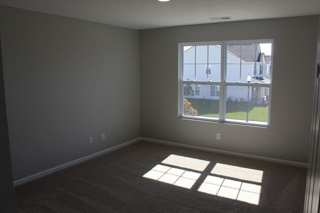 Building Photo - Move in Ready Beautiful 4 BR in Brownsburg!