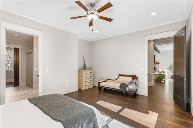 Building Photo - 6 Whisper Pl