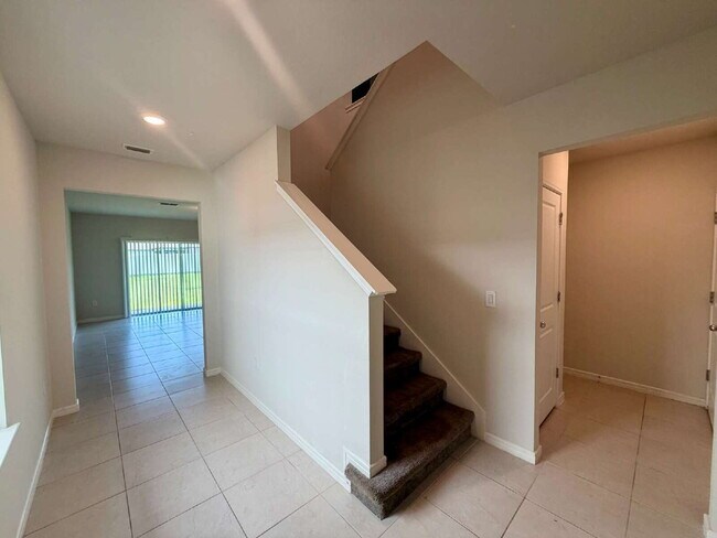 Building Photo - 30561 Gilbern Rd