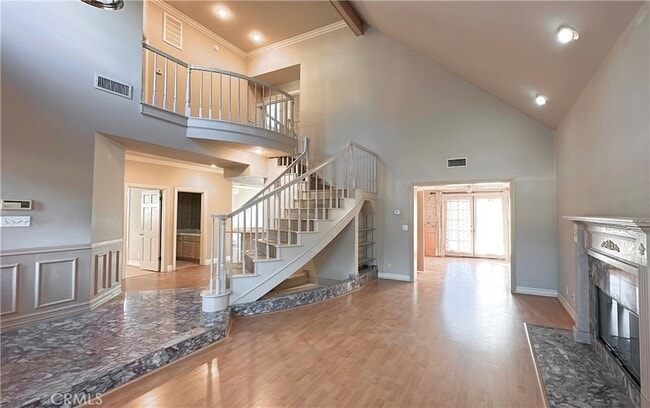 Building Photo - 232 E Floral Ave