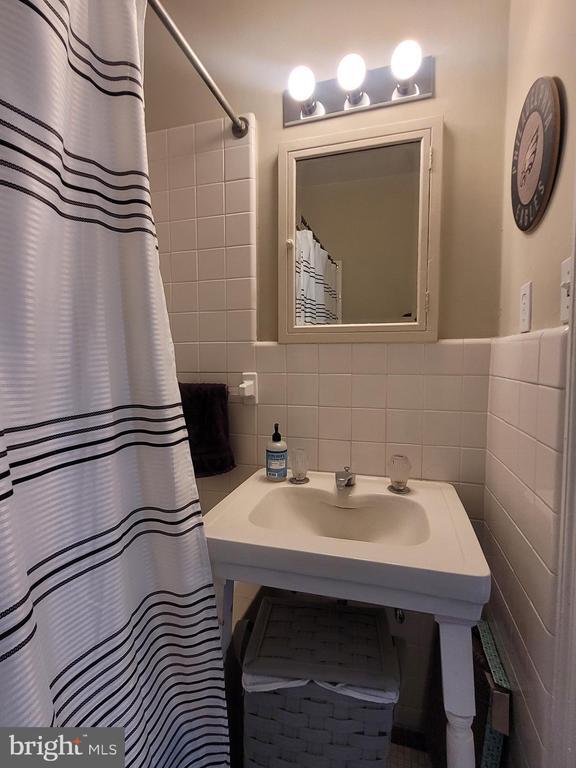 Building Photo - 2031 Locust St