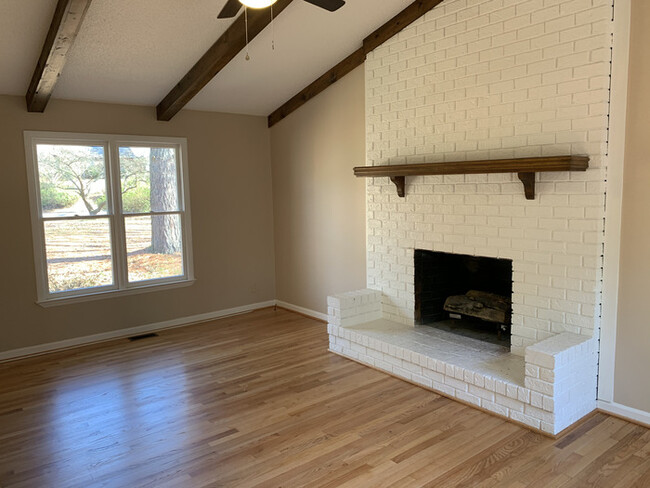 Building Photo - 3 Bed / 2 Bath House for Rent in Clayton